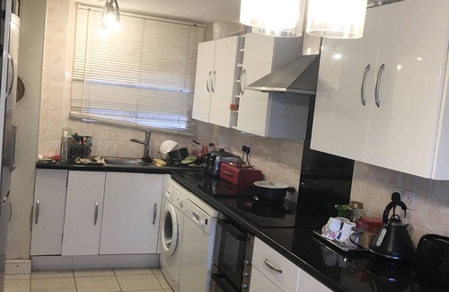 Peterborough House | Very quiet area, close to Peterborough Hospital