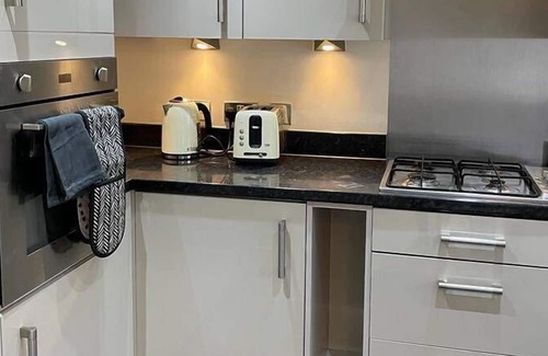 Acresford House | Very Spacious 2 Bedroom House