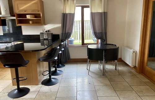 Tullow House | Very spacious, comfortable house sleeps 10 Tullow South East Ireland