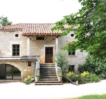 Saint-Antonin Noble Val House | VESTIGES, ancien corps de ferme rénové selon l'esprit wabi-sabi