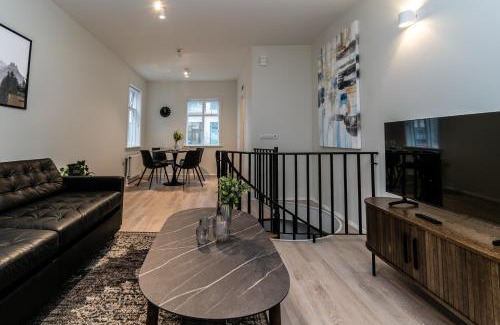Downtown Apartment | Vesturgata - One Bedroom Apartment Near Harbour