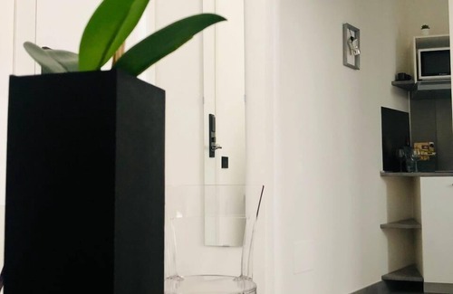 Vasto House | VESUCHARME Suite Luxury Room