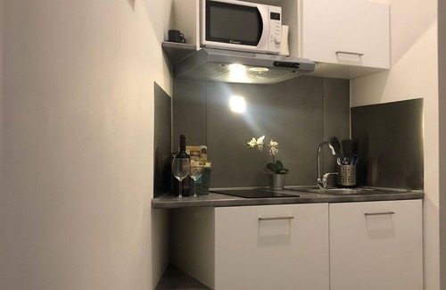 Vasto House | VESUCHARME Suite Luxury Room