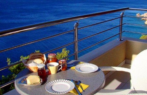 Marusici Condo | Villa Opera Luxury Villa direct above the Private Beach