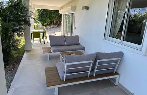 Bellevue Apartment | Villa Oasis Garden Apartment