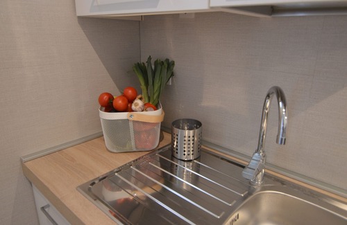 Est House | Via da Velo is a renovated apartment. Allows guest comfort.