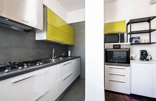 Arenella Apartment | Via Domenico Fontana 81