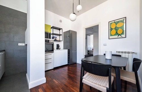 Arenella Apartment | Via Domenico Fontana 81