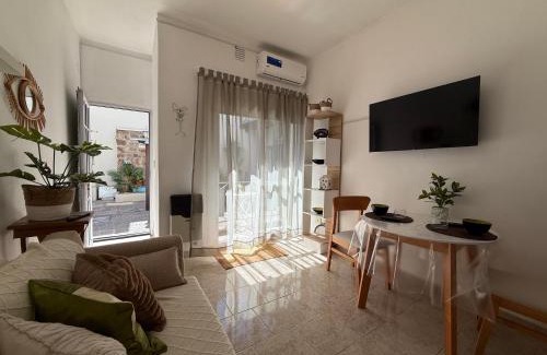 La Falda Apartment | VIA VALENTINA "el deseo de volver" departamentos temporales sobre Av Eden centro
