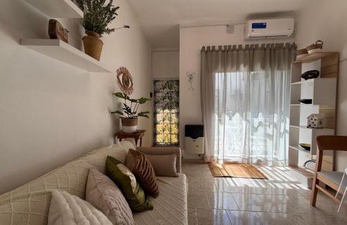 La Falda Apartment | VIA VALENTINA "el deseo de volver" departamentos temporales sobre Av Eden centro