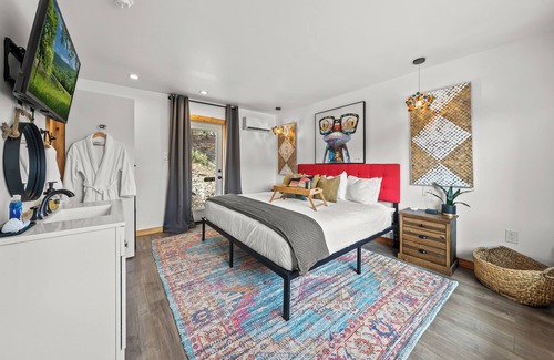 Hancock Hotel | Vibrant Family Suite | Cozy, Colorful Retreat for All Ages at Green Acres