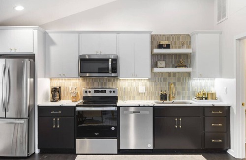 Greenwood Apartment | Vibrant Neon Condo Near Restaurants, Coffee & Bars