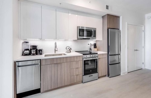 NoMa House | Vibrant Noma Location 1BR with Private Balcony | DC
