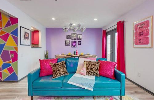 North Capitol Apartment | Vibrant Riverfront 2BD with a Pool