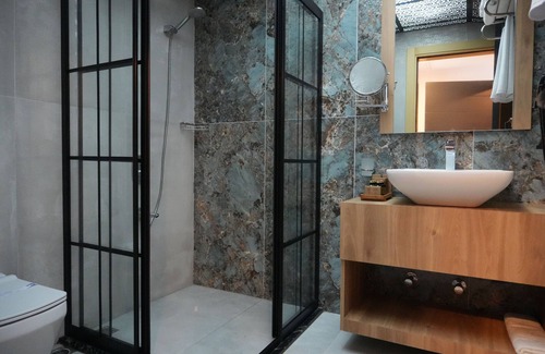 Artikli Hotel | Vice City Beach Resort Otel