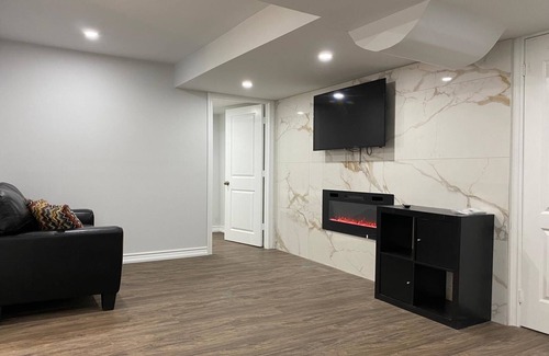Vaughan Apartment | Vicky Vacation Rentals #1n