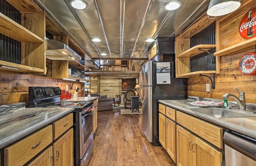 Vinemont Cabin | 'Victoria Farms' Vinemont Vacation Rental!