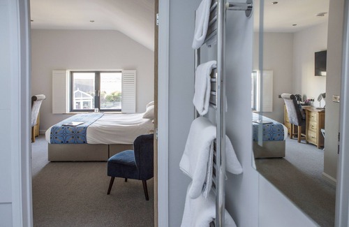 Roch Bed & Breakfast | Victoria Inn Brewhouse B&B