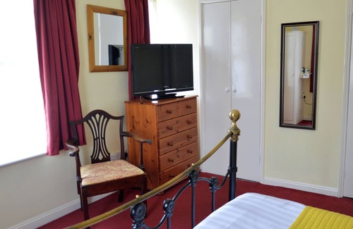 Salisbury House | Victoria Lodge Guest House