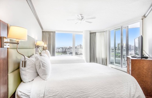 Inner Harbour Hotel | Victoria Regent Waterfront Hotel & Suites