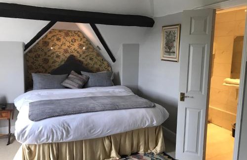 Frampton on Severn House | Victoria Spa Lodge