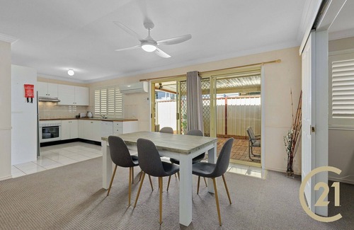 Margate Apartment | "Victoria Villa" - Margate Q 4109