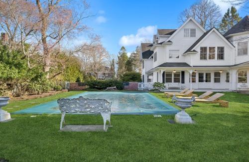 Village of Southampton Apartment | Victorian Traditional in Southampton Village