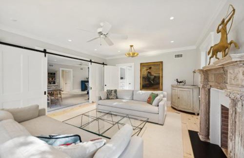 Village of Southampton Apartment | Victorian Traditional in Southampton Village