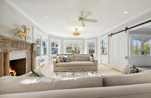Village of Southampton Apartment | Victorian Traditional in Southampton Village