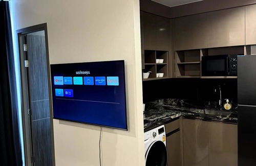 Pratunam Apartment | Victory Monument Luxury with Incredible Facilities