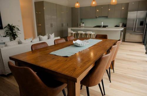 Hamilton House | Vida Hamilton - 3 bed, 2 bath kids playground!