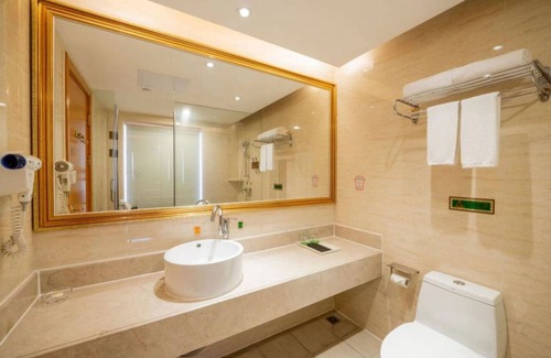 Shajing Hotel | Vienna Hotel Fuyong Exhibition Center