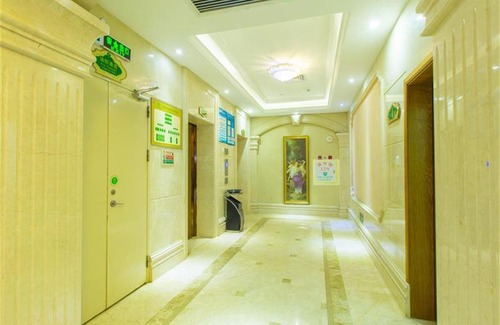 Chikan District Hotel | Vienna Hotel Zhanjiang Coast Avenue