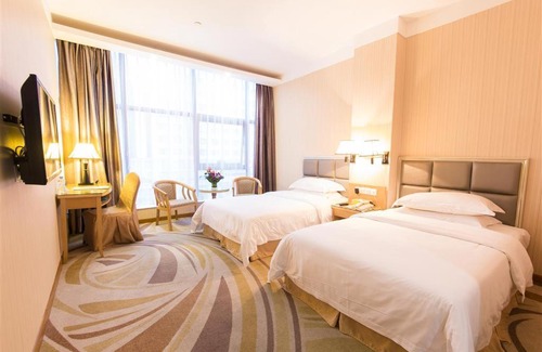 Chikan District Hotel | Vienna Hotel Zhanjiang Coast Avenue