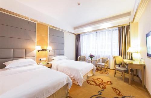 Chikan District Hotel | Vienna Hotel Zhanjiang Coast Avenue