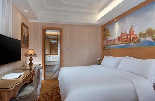 Longhua District Hotel | Vienna International Hotel Shenzhen Longhua Center