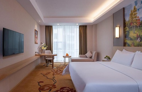 Xinxing County Hotel | Vienna International Hotel (Guangdong Yunfu Emerging New City Plaza Store)