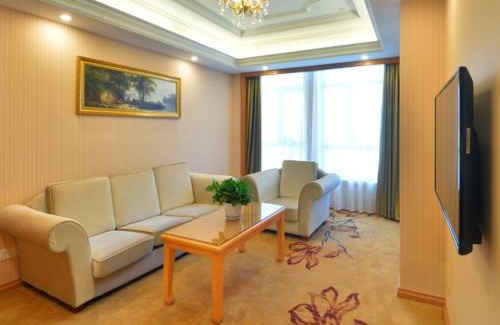 Meijiang District Hotel | Vienna International Hotel Meizhou Dingzi Bridge