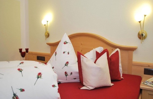 Gries im Sellrain Bed & Breakfast | "Vierklee" 2 bedrooms, 1 living room - Landhaus Notburga