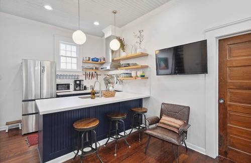 Milan House | View of St Charles Avenue from the balcony!