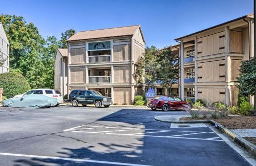 Salem Apartment | Views, Pools and Marina Lake Keowee Condo!
