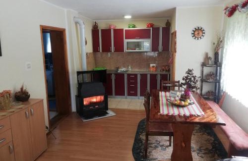 Mladenovac House | Vikend kuća Ivković