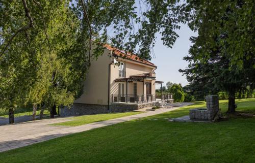 Mladenovac House | Vikendica Aleksandrović Meterize