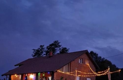 Mladenovac House | VIKENDICA GARAŠKI KUTAK
