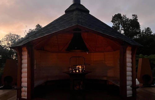 Kaiata Cabin | Viking Hut Odin Set Amid Rainforest w/Hot tub