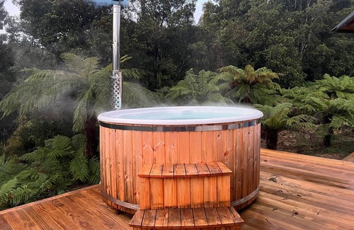 Kaiata Cabin | Viking Hut Odin Set Amid Rainforest w/Hot tub