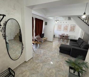 Jibert House | Vila Arkade Mamaia Nord