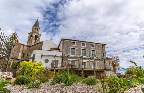 Miren-Kostanjevica Villa | Vila Brinovka