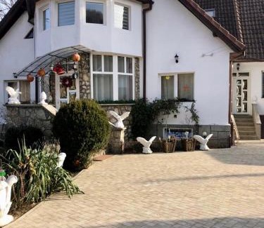 Moieciu House | Vila Daiana- Acceptam vouchere vacanta