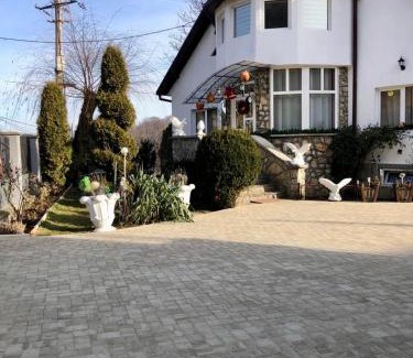 Moieciu House | Vila Daiana- Acceptam vouchere vacanta